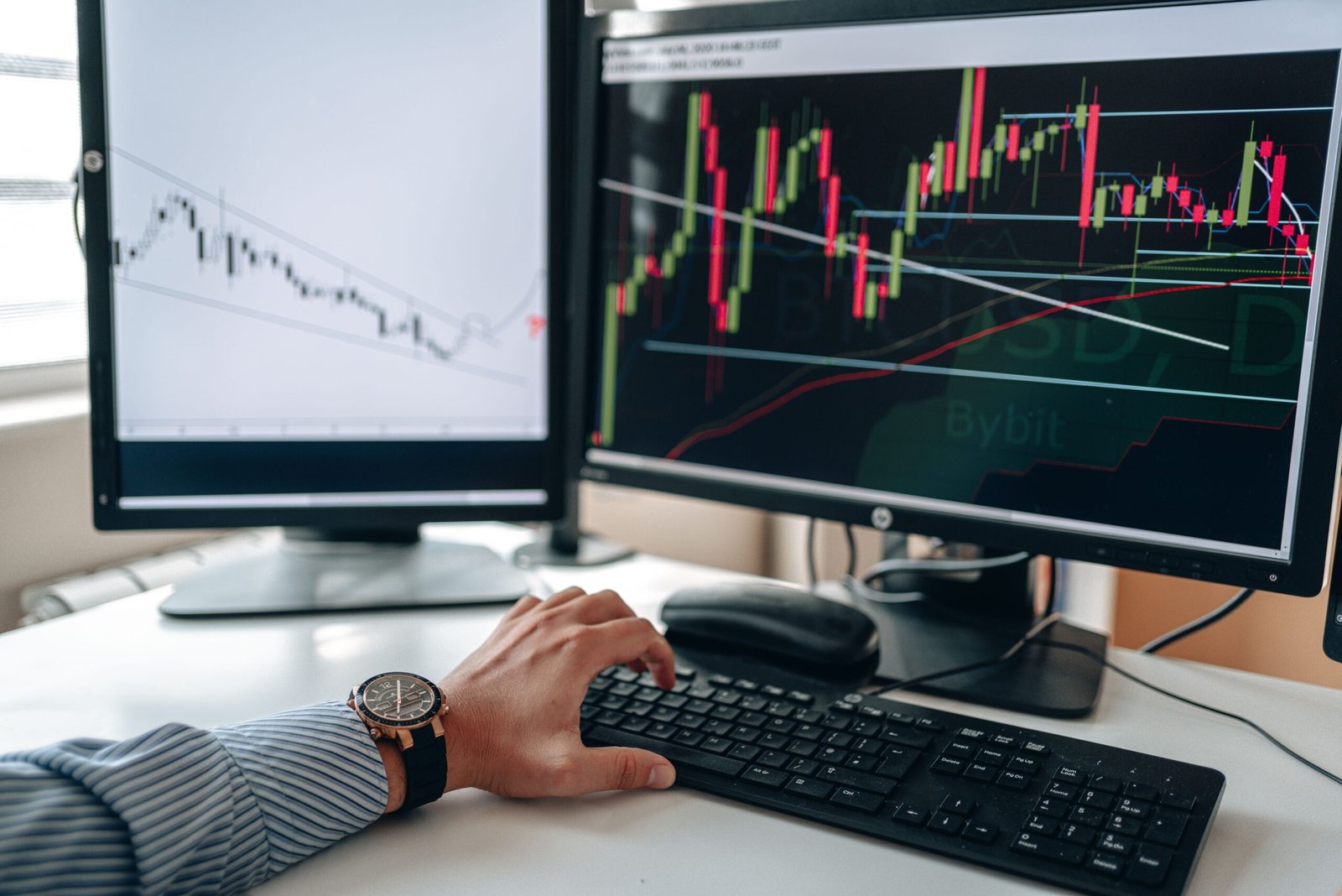 Stock Market Analysis: Fundamental vs. Technical Analysis Explained